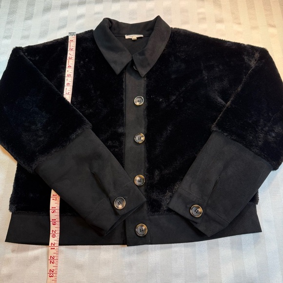 Mystree Mixed Media Faux Fur & Suede Cropped Jacket | Size M Black - Picture 2 of 10